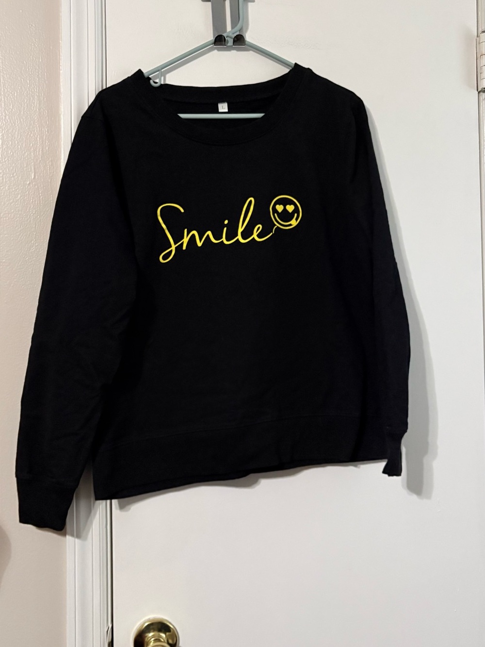 Happy Face Graphic black sweatshirt large